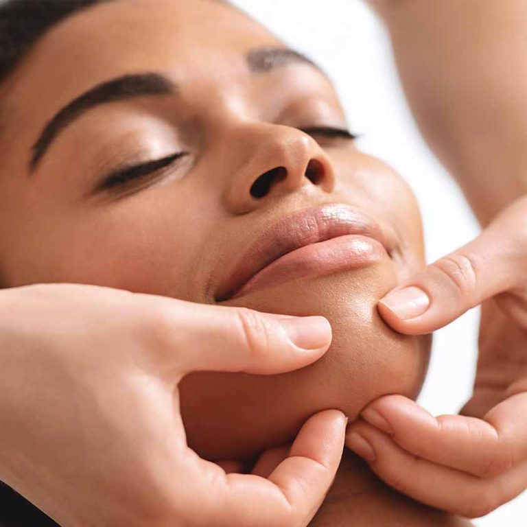 monaz-clinic-facial-massage-benefits